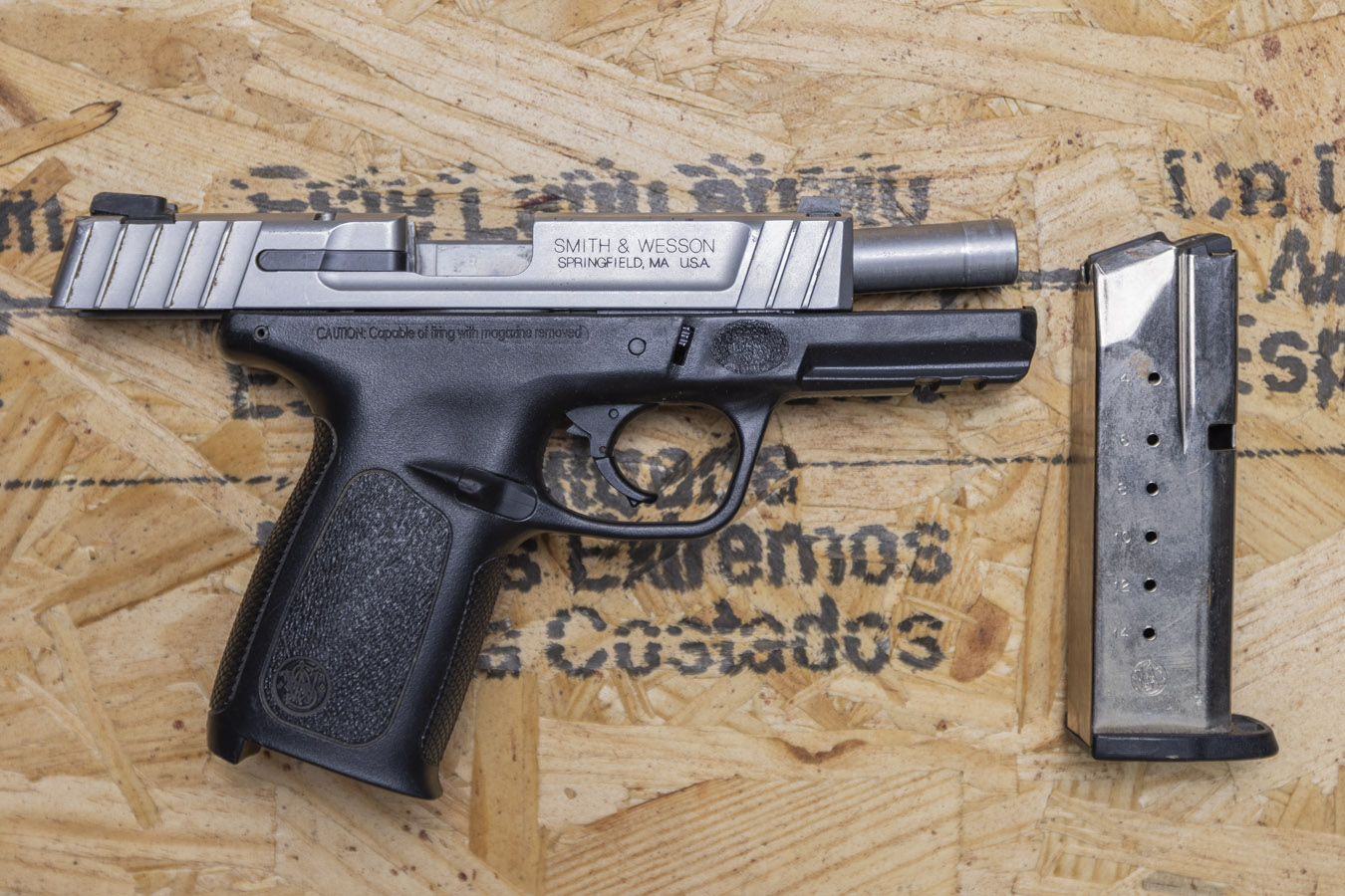 SMITH AND WESSON SD40VE 40 S&W Police Trade-in Pistols (Good Condition)